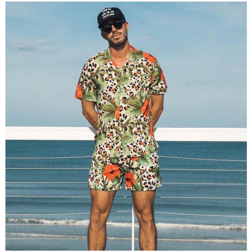 Duvin Leo Floral Animal Print Button Down Short Sleeve Shirt Large